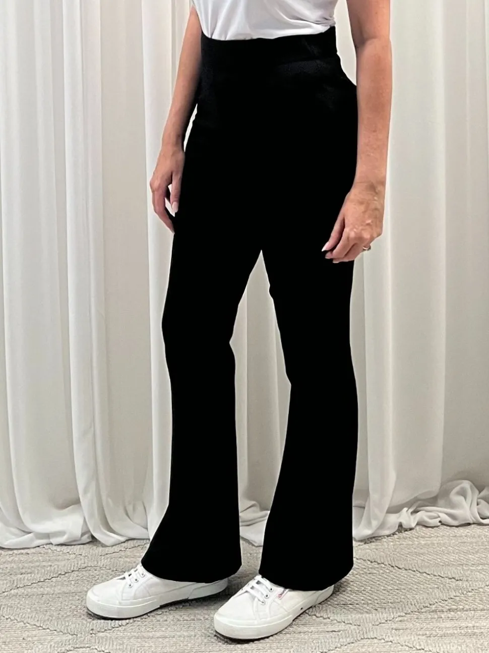 Carla Flare Pant - Black