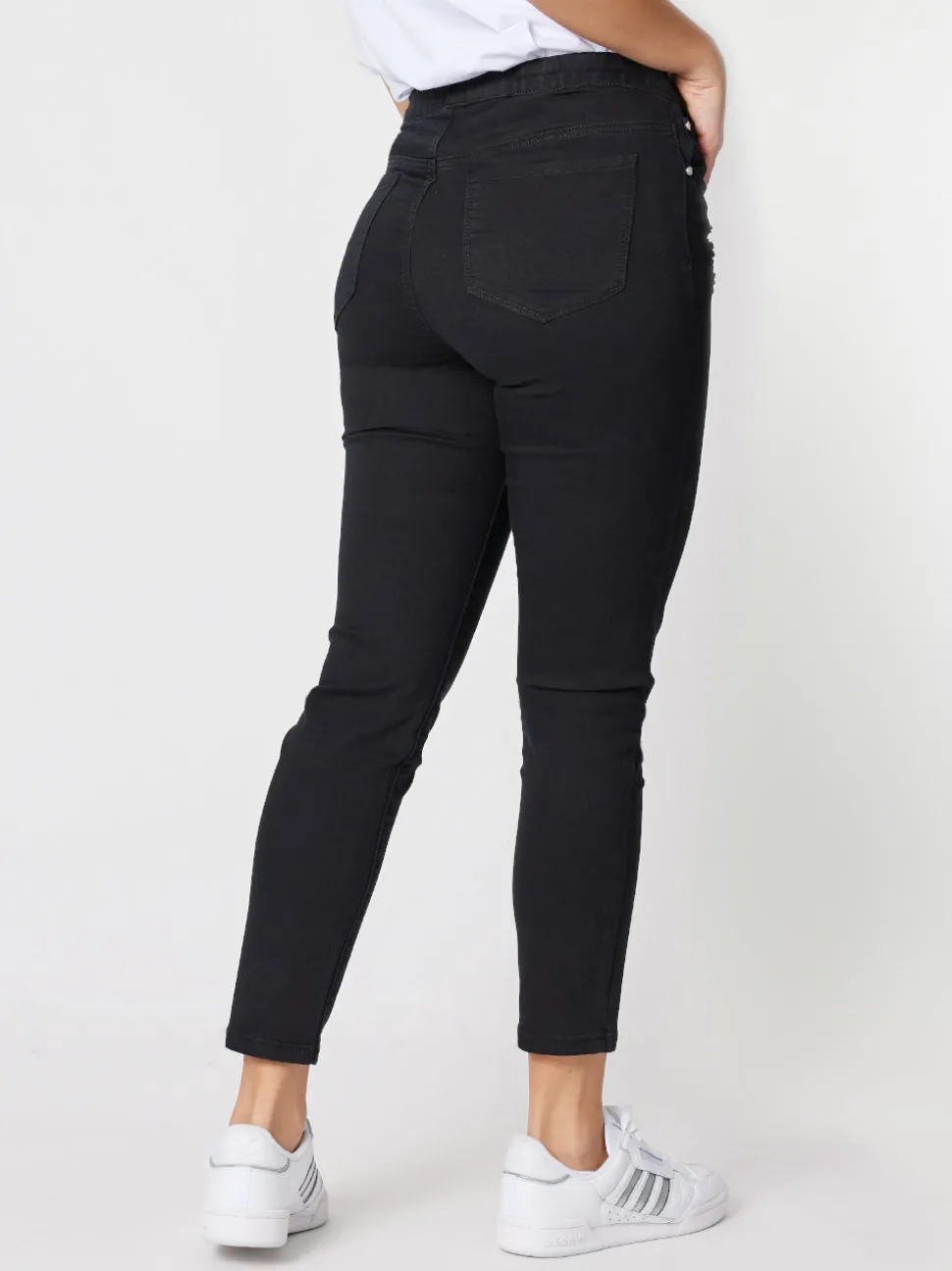 LA Stretch Pull On Jean - Black