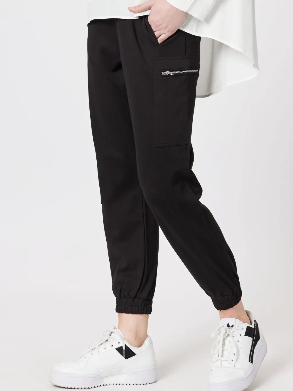 Tracey Zip Pocket Pant - Black