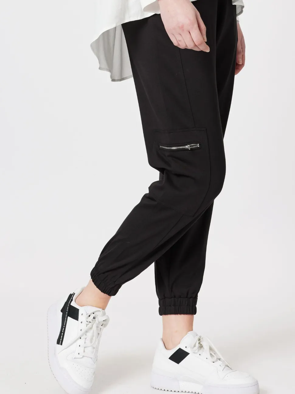 Tracey Zip Pocket Pant - Black